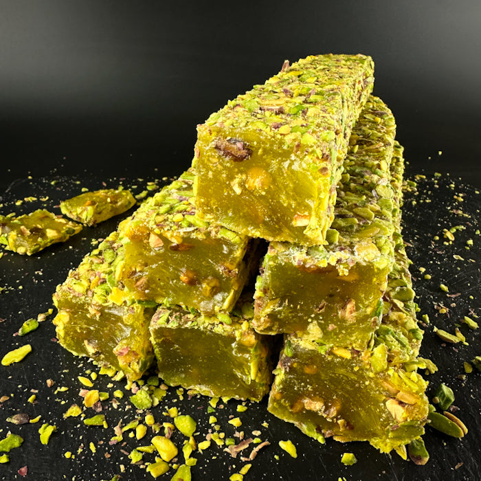 Medus vīģes lukums ar grieztām pistācijām