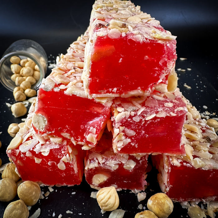 Sulīgs granātābolu lukums ar lazdu riekstiem