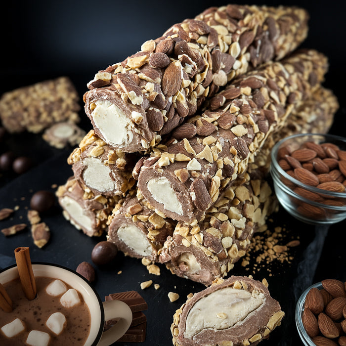 Karaliskais lukums ar lieliem mandeļu riekstiem un šokolādi