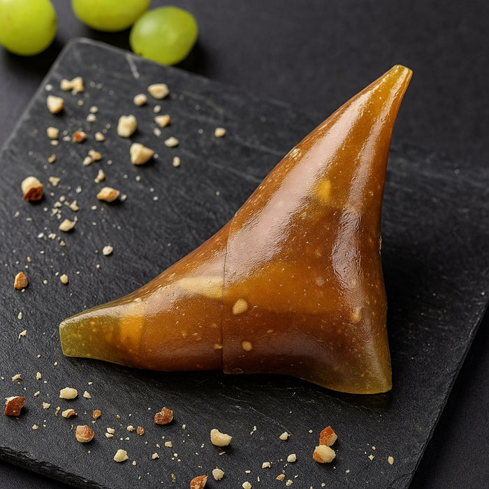 Samsas trīsstūrīši ar lazdu riekstu krēmu