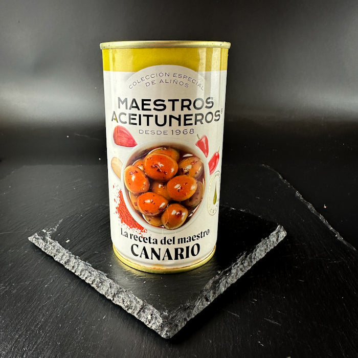 Zaļās olīvas asā kanāriju "mojo picon" mērcē