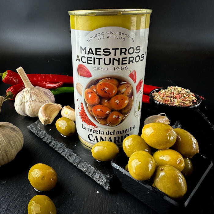 Zaļās olīvas asā kanāriju "mojo picon" mērcē